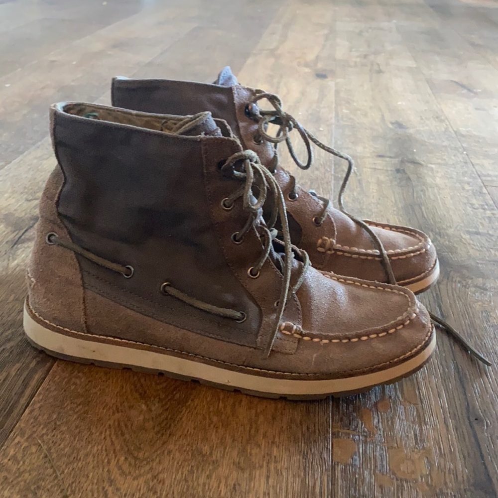 Sperry topsider boots